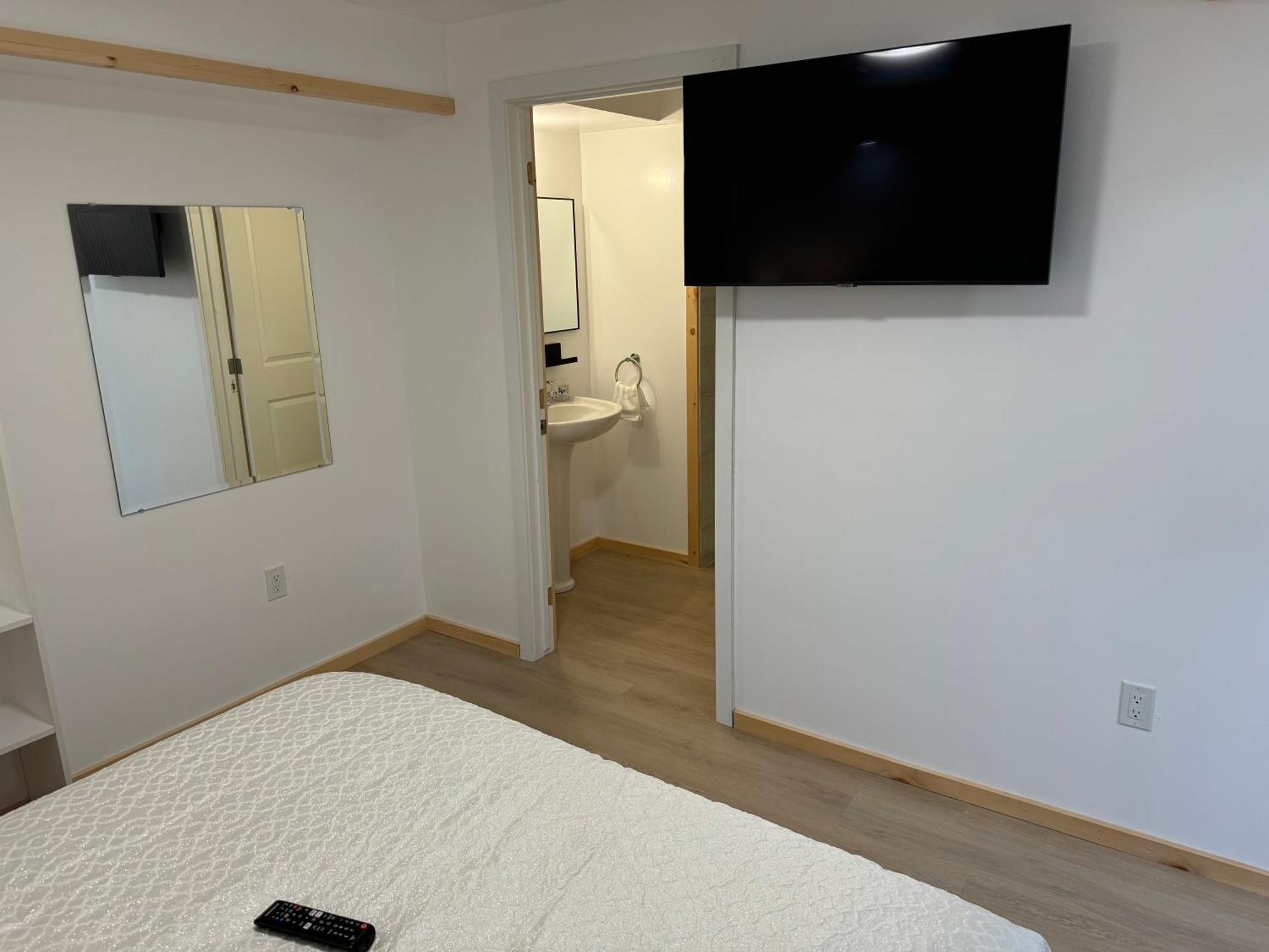 אוטווה Private Entrance, Private Bathroom, Bedroom And Workspace מראה חיצוני תמונה