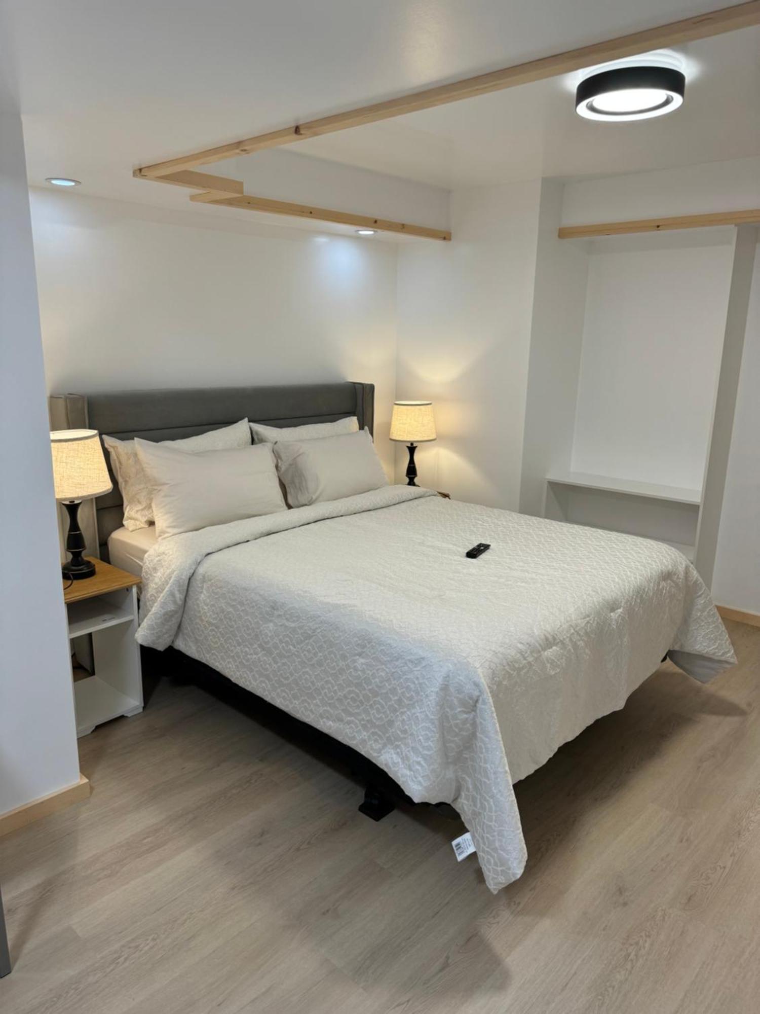 אוטווה Private Entrance, Private Bathroom, Bedroom And Workspace מראה חיצוני תמונה