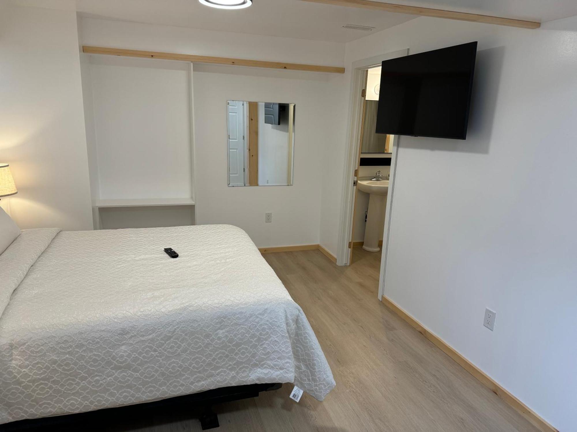 אוטווה Private Entrance, Private Bathroom, Bedroom And Workspace מראה חיצוני תמונה